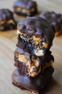 snickers brownie bites