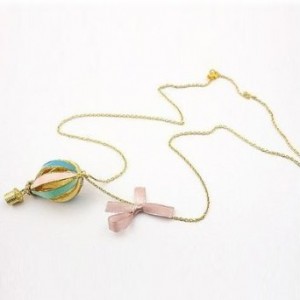 hot-air-balloon-necklace